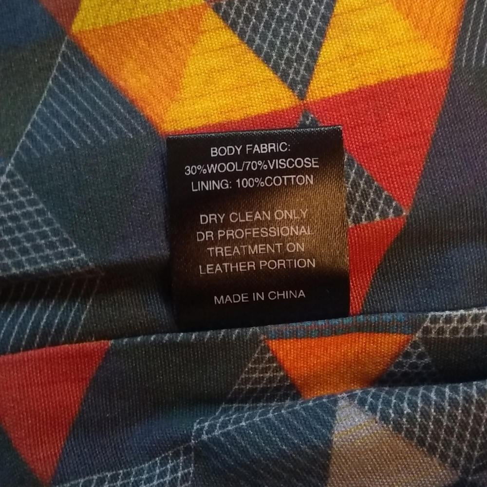 Black Scale Wool & Leather Vest with Matching Sweatshirt - Picture 4 of 8